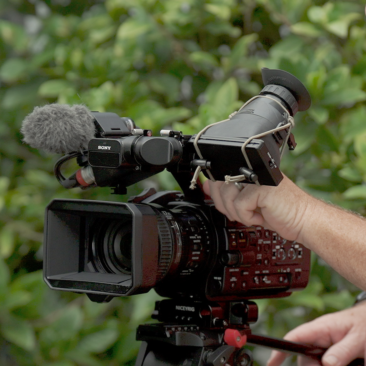 Hoodman Live View Kit for the Sony Z300 Camcorder