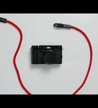 Hoodman shock absorbing camera neckstrap - Red
